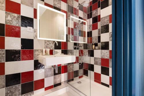 Habitación Doble del hotel Les Tournelles. Foto 12