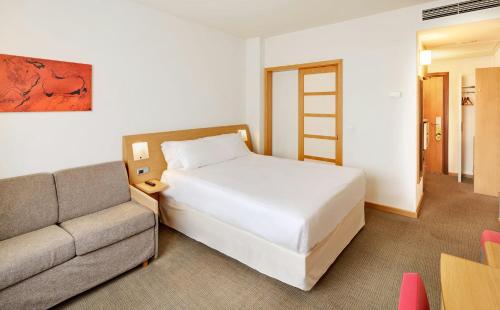 Habitación Doble Estándar del hotel Sercotel Valladolid. Foto 4