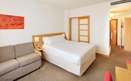 Habitación Doble Estándar del hotel Sercotel Valladolid. Foto 1