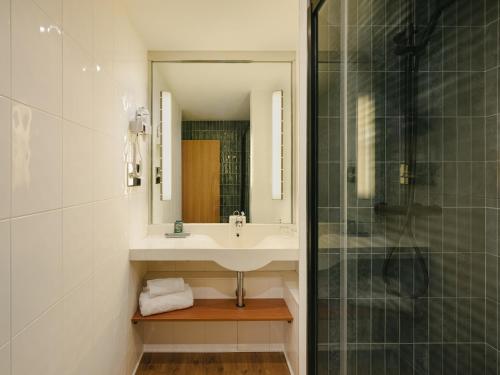 Habitación doble Sofá Cama incluido 1 Cama doble del hotel Sercotel Valladolid. Foto 6