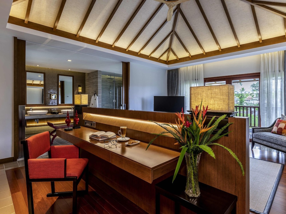Habitación Deluxe, 1 cama de matrimonio grande (Premium) del hotel Pullman Luang Prabang. Foto 3