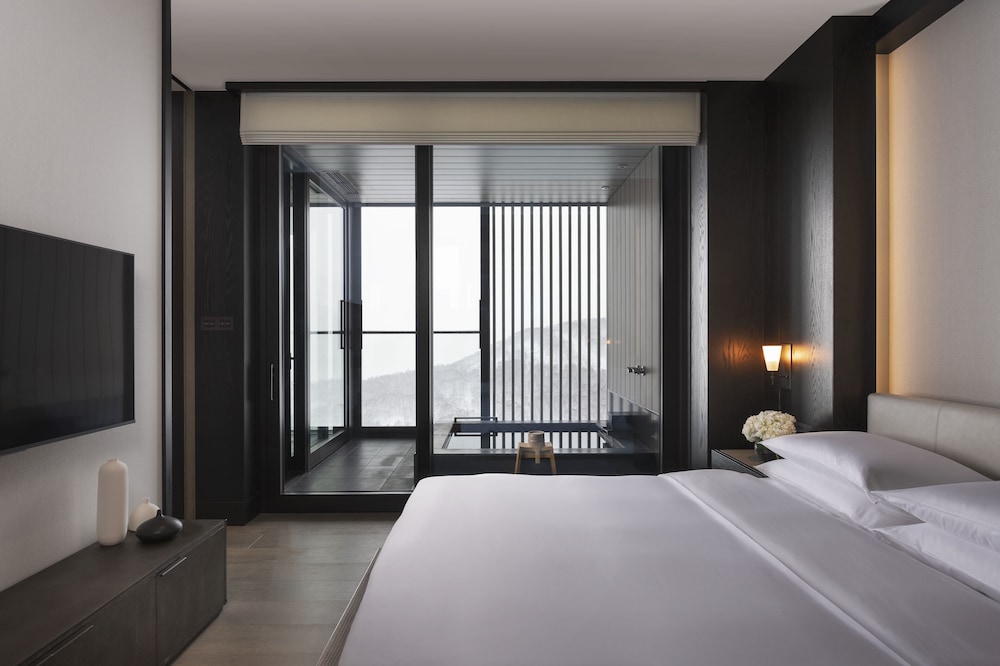 Residencia de un dormitorio, 1 cama king size, onsen privado del hotel Park Hyatt Niseko Hanazono. Foto 1