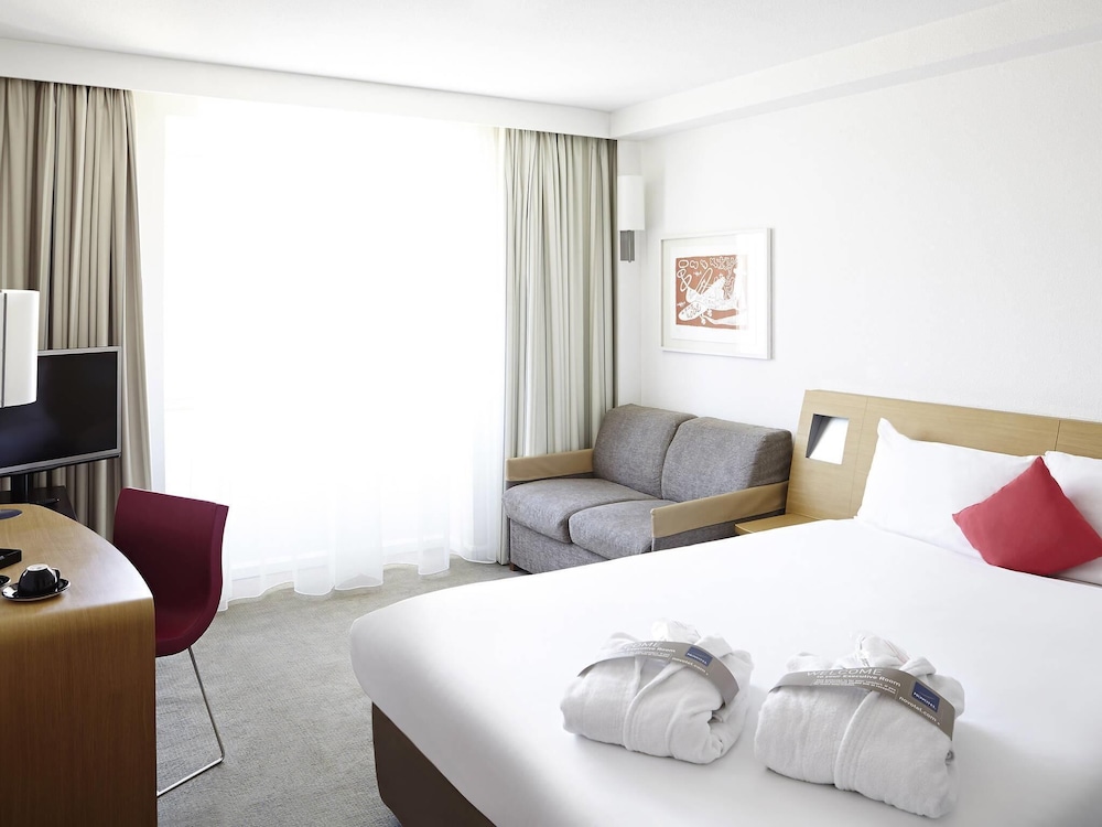 Habitación familiar, 1 cama doble con sofá cama del hotel Novotel Paris Roissy CDG Convention