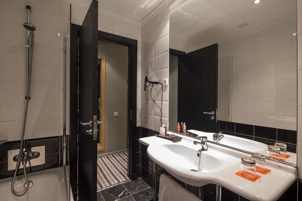 BÁSICA del hotel Larios Málaga. Foto 2