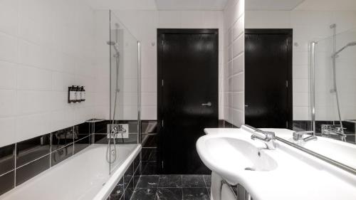 Habitación Doble Básica - 1 o 2 camas del hotel Larios Málaga. Foto 2