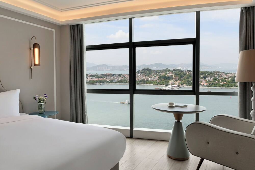 Habitación Deluxe, 1 cama de matrimonio grande (Duplex) del hotel Mercure Xiamen On The Bund. Foto 4