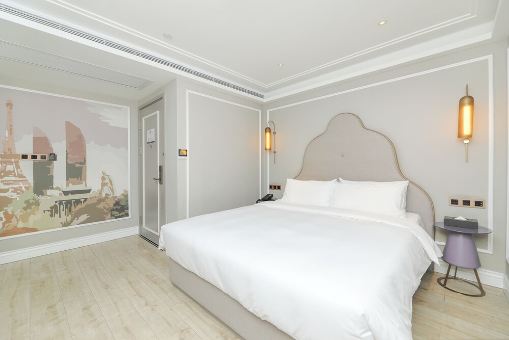 Privilege, Habitación Confort, 1 cama de matrimonio grande del hotel Mercure Xiamen On The Bund. Foto 1