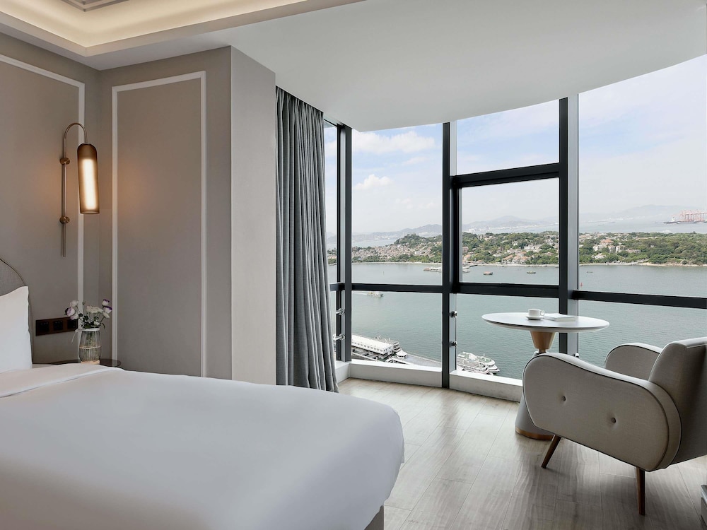 Privilege, Habitación, 1 cama de matrimonio grande del hotel Mercure Xiamen On The Bund. Foto 1