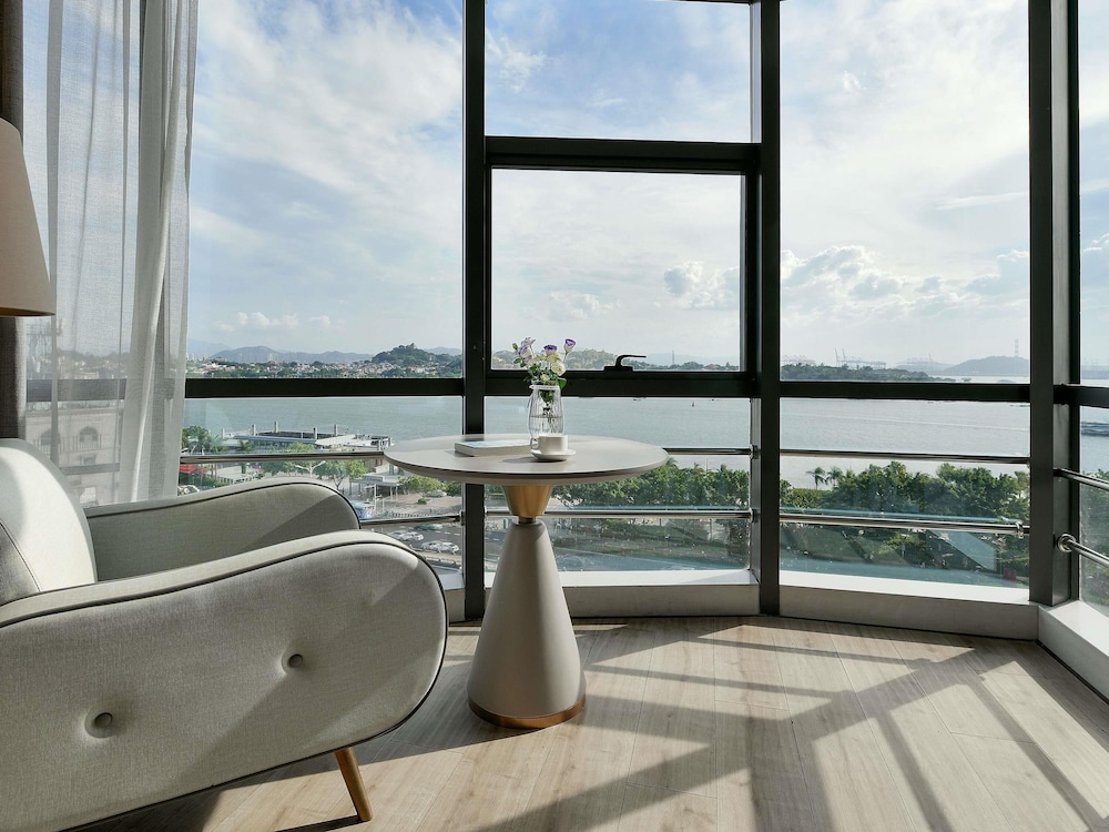 Privilege, Suite, 1 cama de matrimonio grande del hotel Mercure Xiamen On The Bund. Foto 3