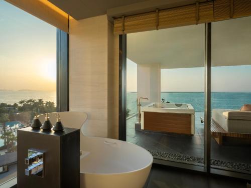 Suite Presidencial Harmony de 3 Dormitorios Frente al Mar del hotel Banyan Tree Dubai at Bluewaters. Foto 2