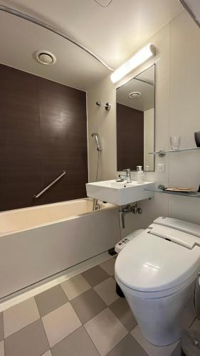 Habitación Doble con 1 cama doble pequeña - No fumadores del hotel KOKO Premier Kanazawa Korinbo. Foto 4