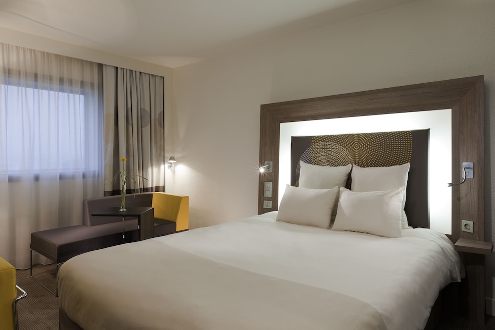 Habitación ejecutiva, 1 cama doble (Paris View) del hotel Novotel Paris la Defense Esplanade. Foto 3