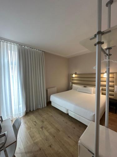 Habitación Doble del hotel PILAR PLAZA. Foto 1