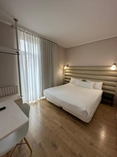 Habitación Doble del hotel PILAR PLAZA. Foto 14