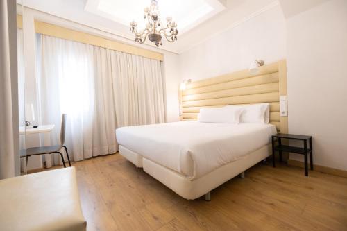 Habitación Doble del hotel PILAR PLAZA. Foto 22