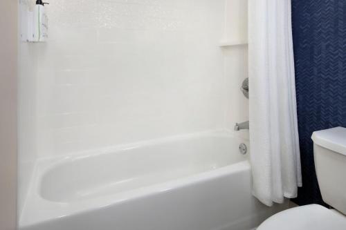 Habitación Doble - 2 camas dobles del hotel Fairfield Inn Rochester Airport. Foto 3