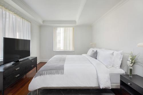 Suite Premium de 2 dormitorios del hotel AKA SUTTON PLACE. Foto 3