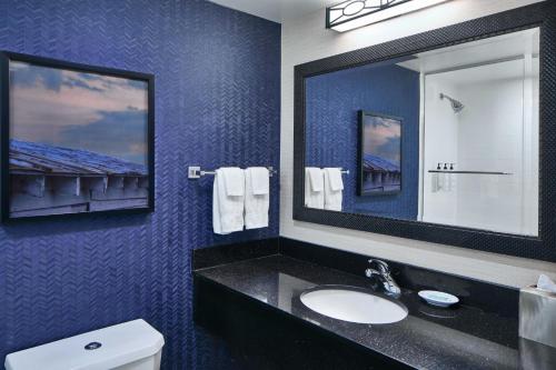 Habitación Queen con dos camas Queen del hotel Fairfield Inn by Marriott Rochester East. Foto 5