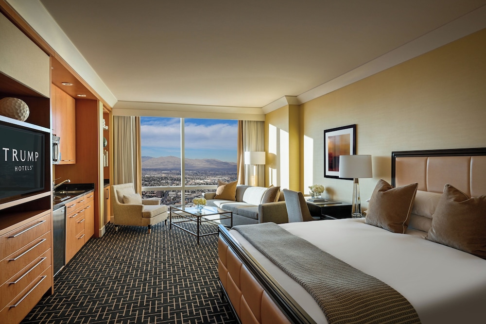 Habitación superior, 1 cama de matrimonio grande del hotel Trump International Las Vegas