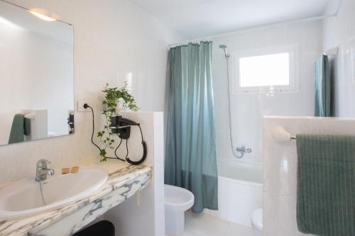 Apartamento de 1 dormitorio con vistas al jardín del hotel Nazaret Sol. Foto 18