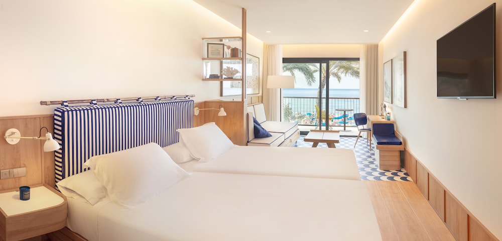Junior suite Vista Mar Balcón o Terraza 2 Camas individuales del hotel H10 Porto Poniente. Foto 1