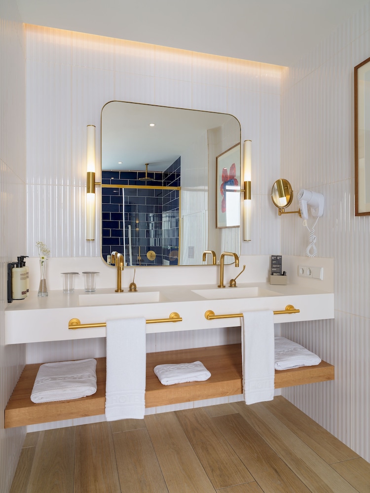 Habitación clásica (Atrium 1 adult) del hotel H10 Porto Poniente. Foto 5
