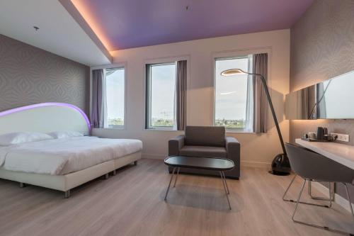 Habitación Triple Superior del hotel Park Inn By Radisson Amsterdam City West. Foto 1
