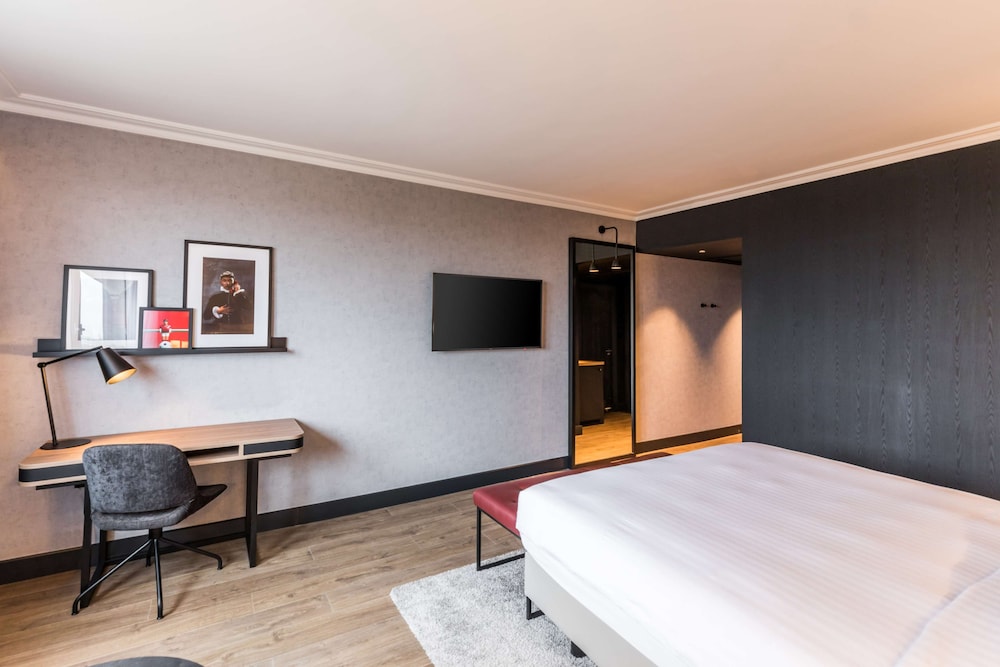 Habitación superior (Airport View) del hotel Radisson RED Hotel London Heathrow. Foto 5