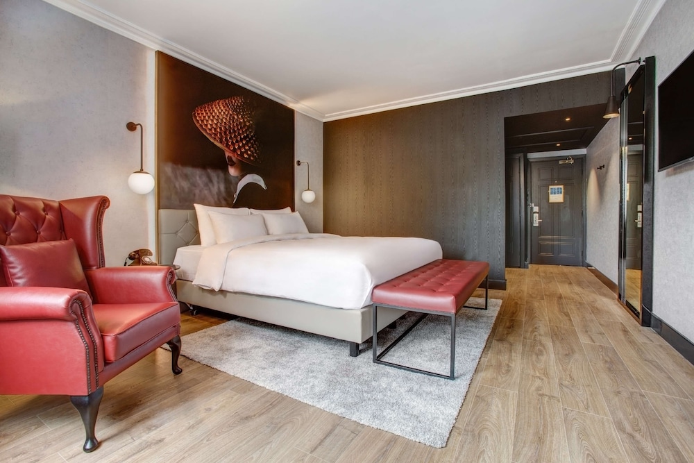 Habitación familiar del hotel Radisson RED Hotel London Heathrow. Foto 1