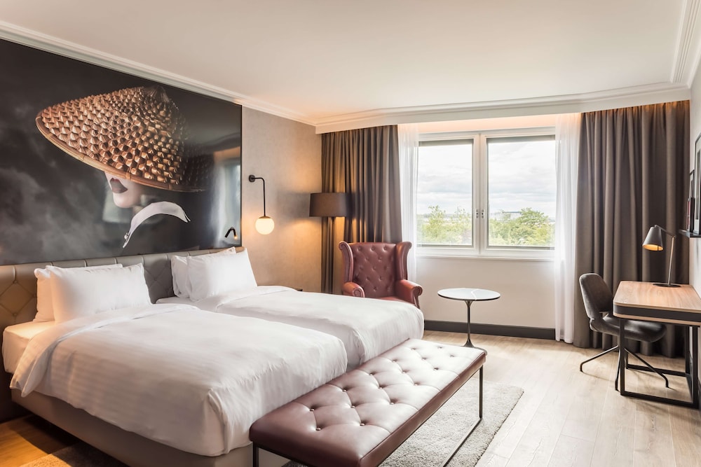 Habitación, varias habitaciones (Friends & Family) del hotel Radisson RED Hotel London Heathrow. Foto 1