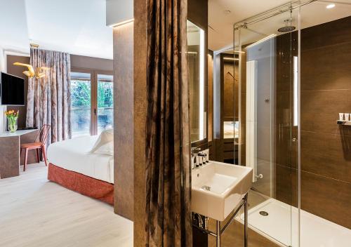 Habitación Doble Superior del hotel Axel San Sebastián - Adults Only. Foto 3