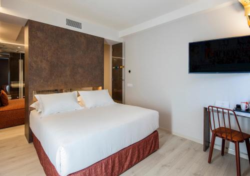 Suite Junior del hotel Axel San Sebastián - Adults Only. Foto 1