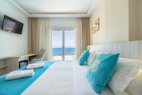 Habitación Doble con vistas al mar del hotel Sol De Jávea. Foto 1