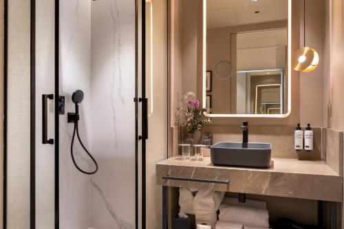 Habitación Doble Estándar - 1 o 2 camas del hotel H10 Palacio Colomera. Foto 4
