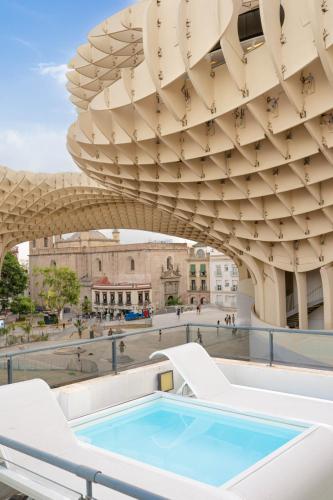 Ático con piscina privada y terraza del hotel Welldone Metropol. Foto 16