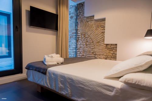 Habitación Superior - 1 cama grande del hotel Welldone Quality - Crystal Pool. Foto 12