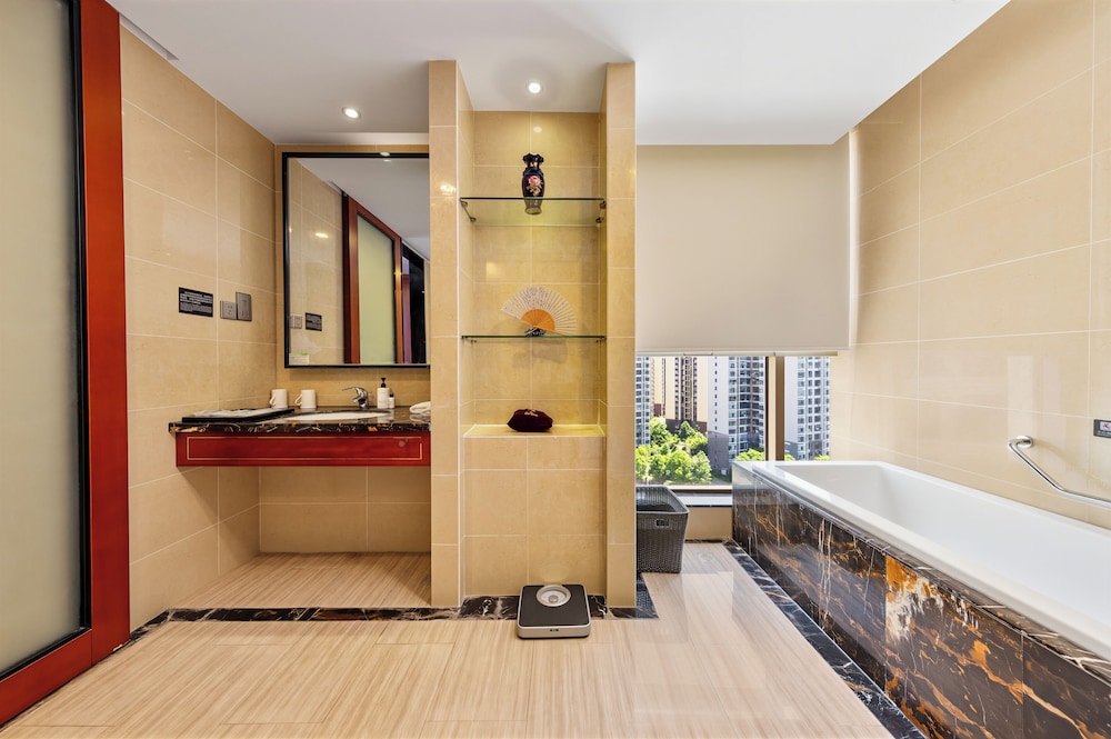 Suite Premium del hotel Zhangjiajie Huatian. Foto 5