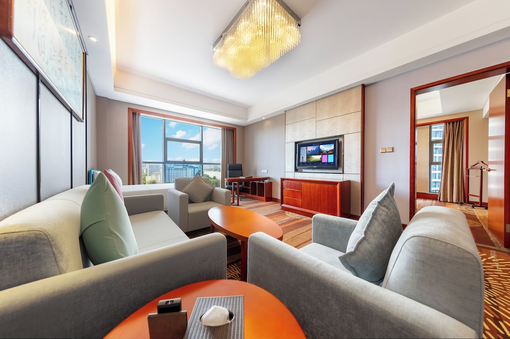 Suite Familiar del hotel Zhangjiajie Huatian. Foto 1