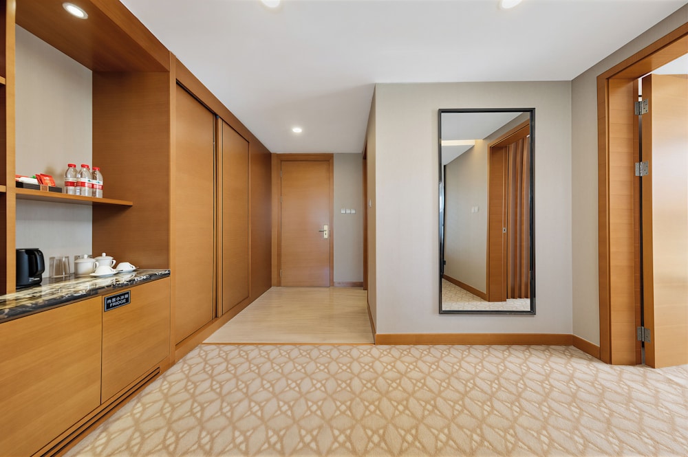 Suite de lujo del hotel Zhangjiajie Huatian. Foto 8