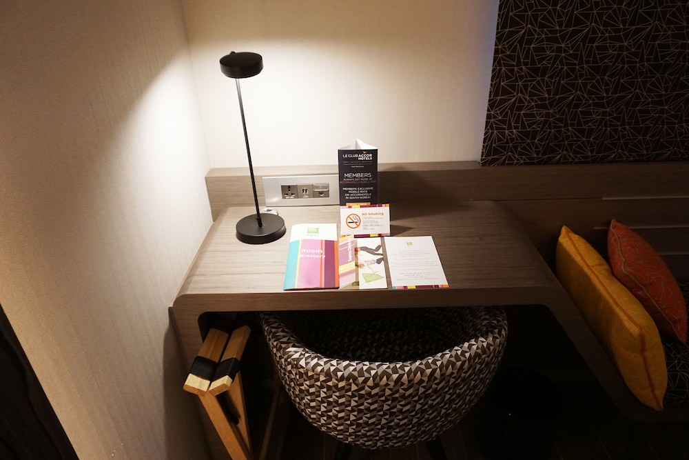 Habitación Superior con 1 cama doble del hotel Ibis Styles Ambassador Seoul Gangnam. Foto 1
