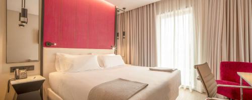 Habitación Doble Estándar - 1 o 2 camas del hotel NH Porto Jardim. Foto 4