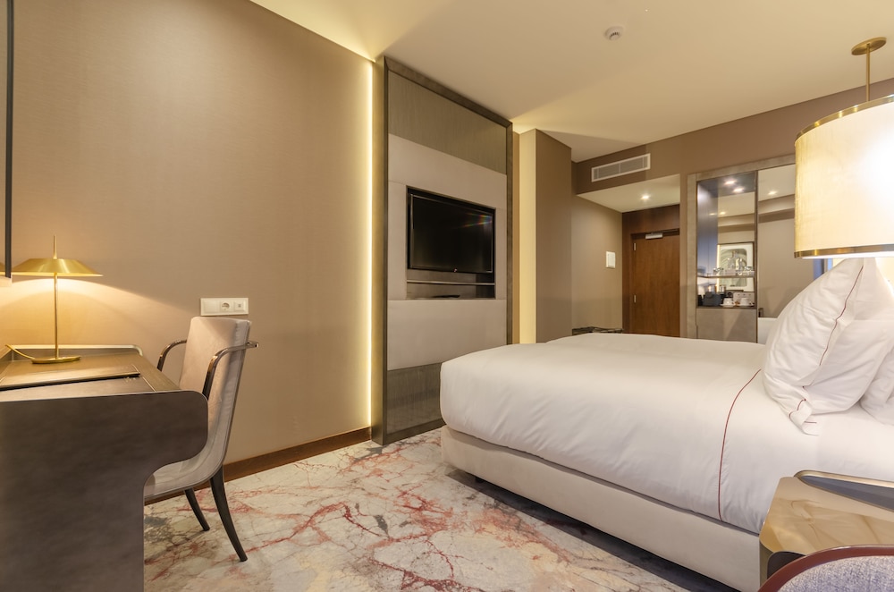 Habitación superior con 2 camas individuales del hotel Turim Boulevard. Foto 2