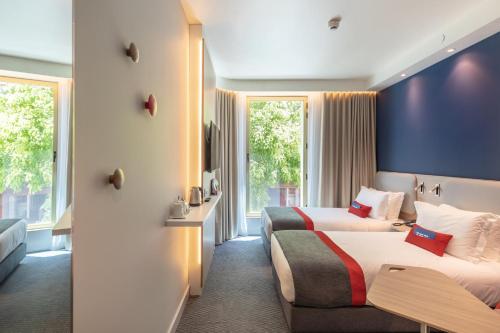 Habitación Doble Estándar con 2 camas individuales del hotel Holiday Inn Express Lisbon - Plaza Saldanha, An Ihg