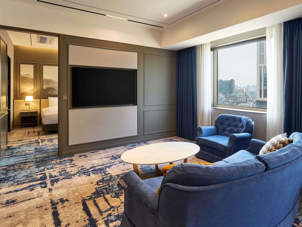 Residencia Premier - 1 dormitorio con 1 cama king size del hotel Grand Mercure Imperial Palace Seoul Gangnam. Foto 4