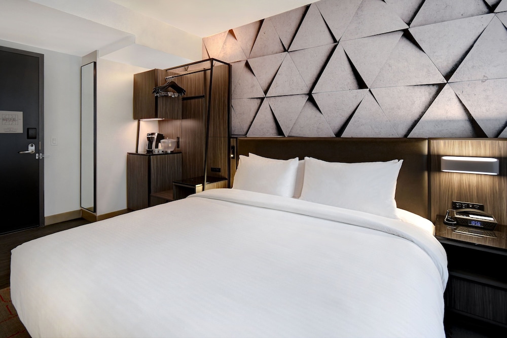 Estudio, 1 cama king (accesible para movilidad, ducha roll‑in) del hotel SpringHill Suites by Marriott New York Midtown Manhattan/Park Avenue. Foto 1