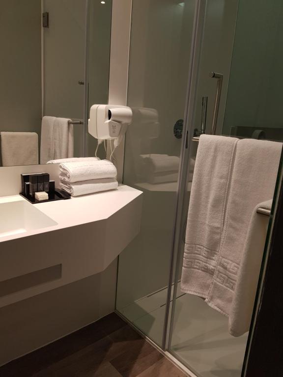 Habitación doble del hotel Melia Maputo Sky. Foto 3