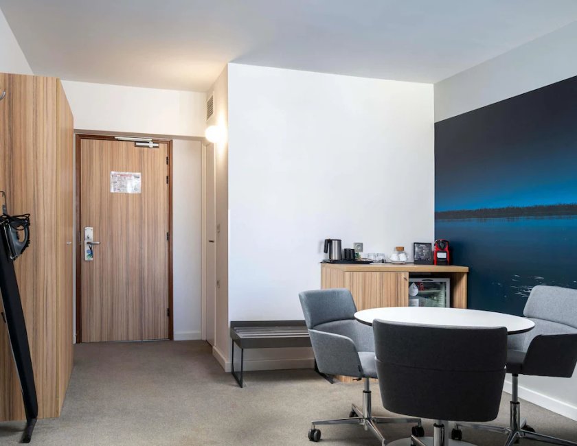 Suite junior, 1 cama doble del hotel Novotel Bucharest City Centre. Foto 4