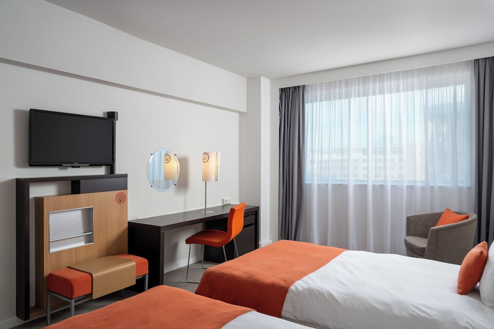Habitación superior, 2 camas individuales del hotel Novotel Bucharest City Centre. Foto 3