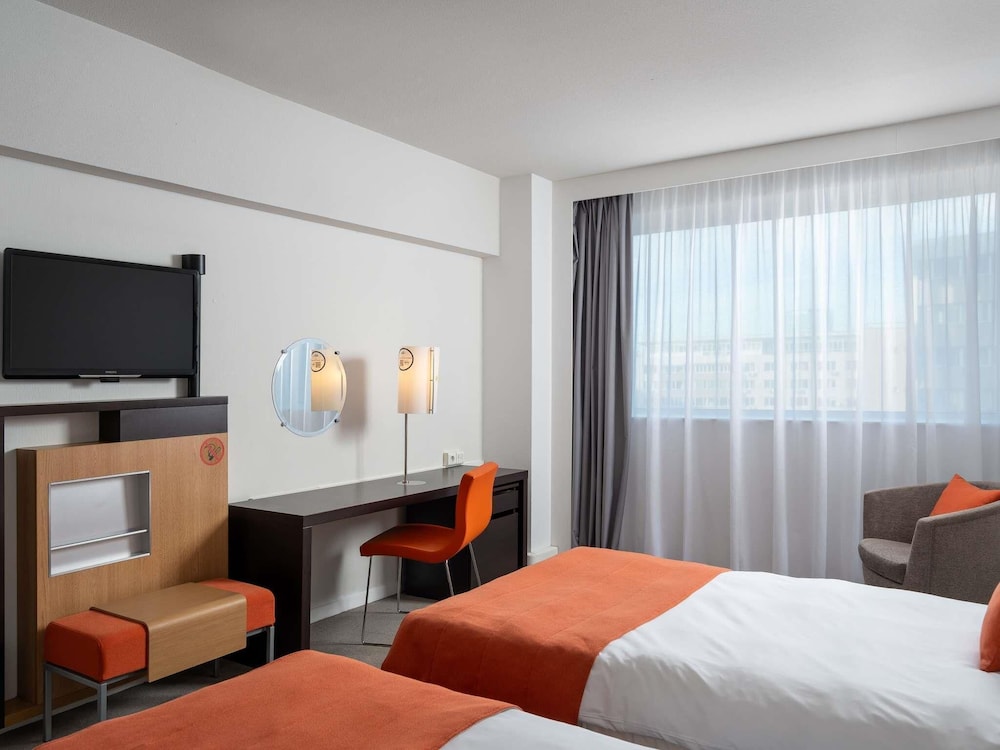 Habitación superior, 2 camas individuales del hotel Novotel Bucharest City Centre. Foto 6