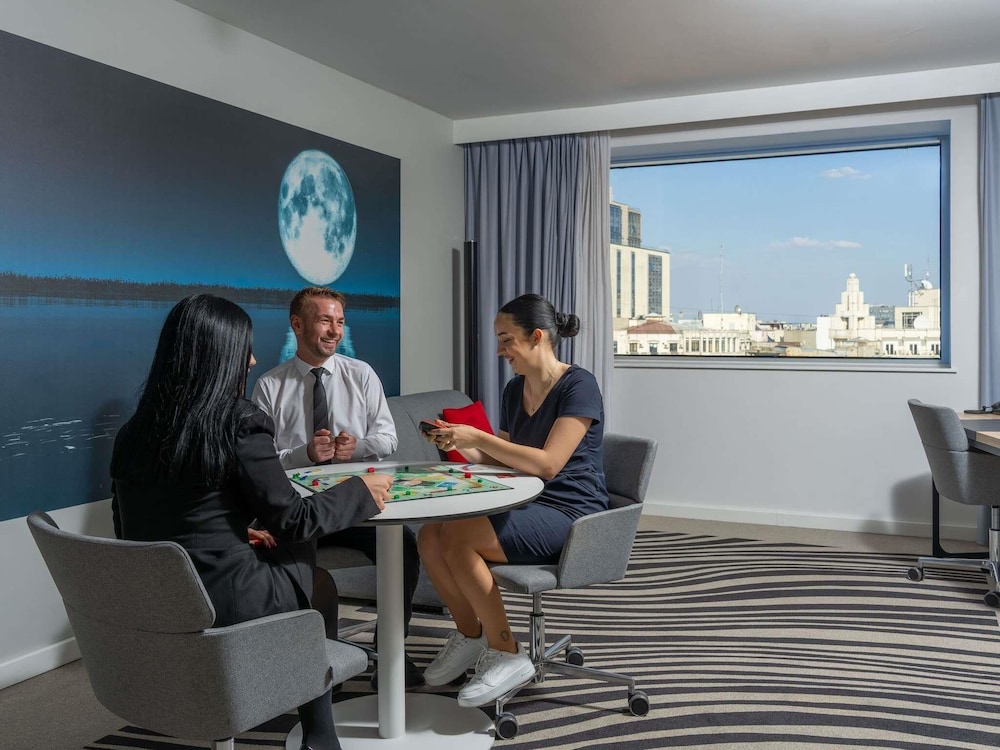 Suite junior, 1 cama doble del hotel Novotel Bucharest City Centre. Foto 6
